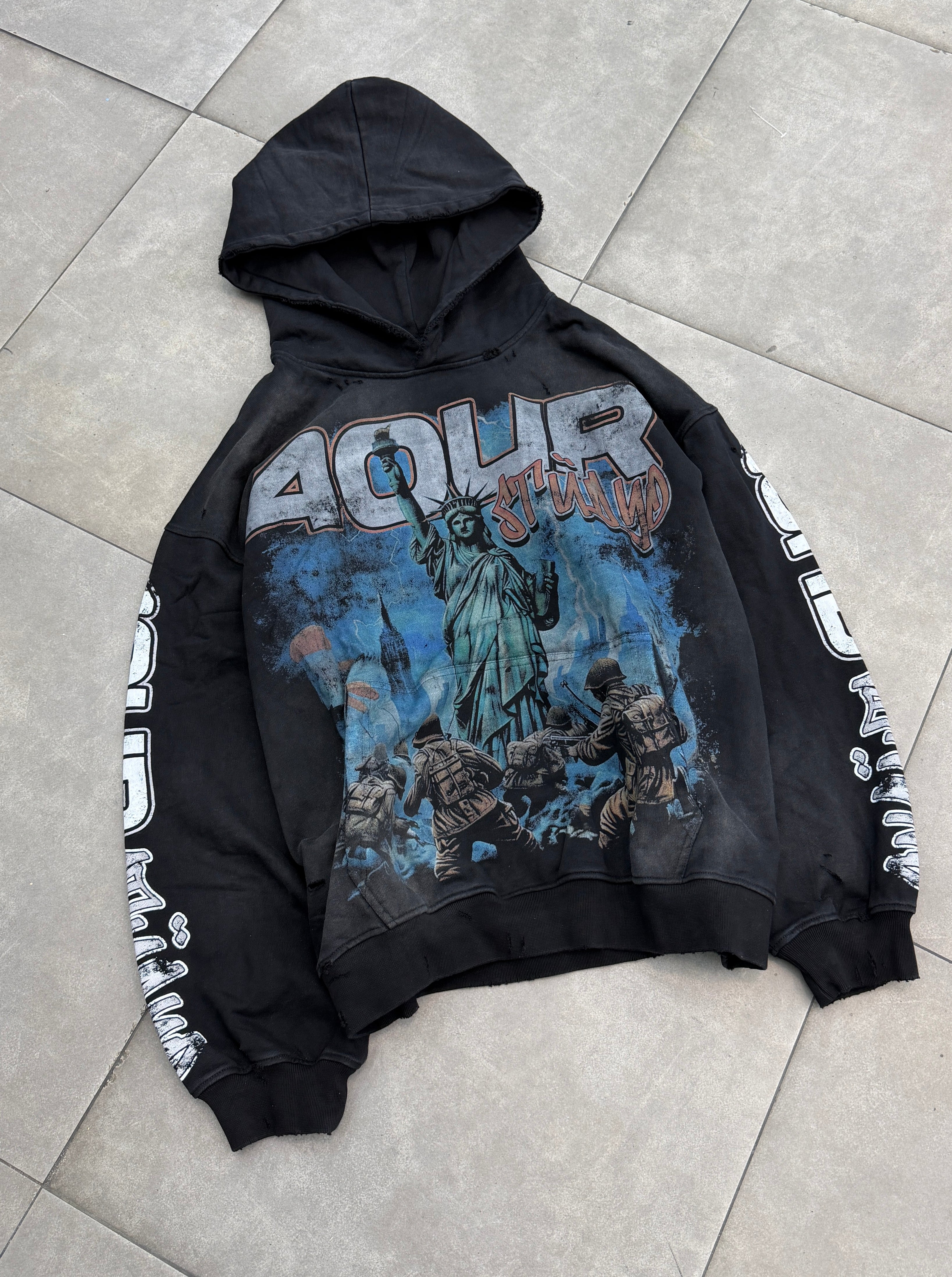 NYC WAR PULLOVER HOODIE